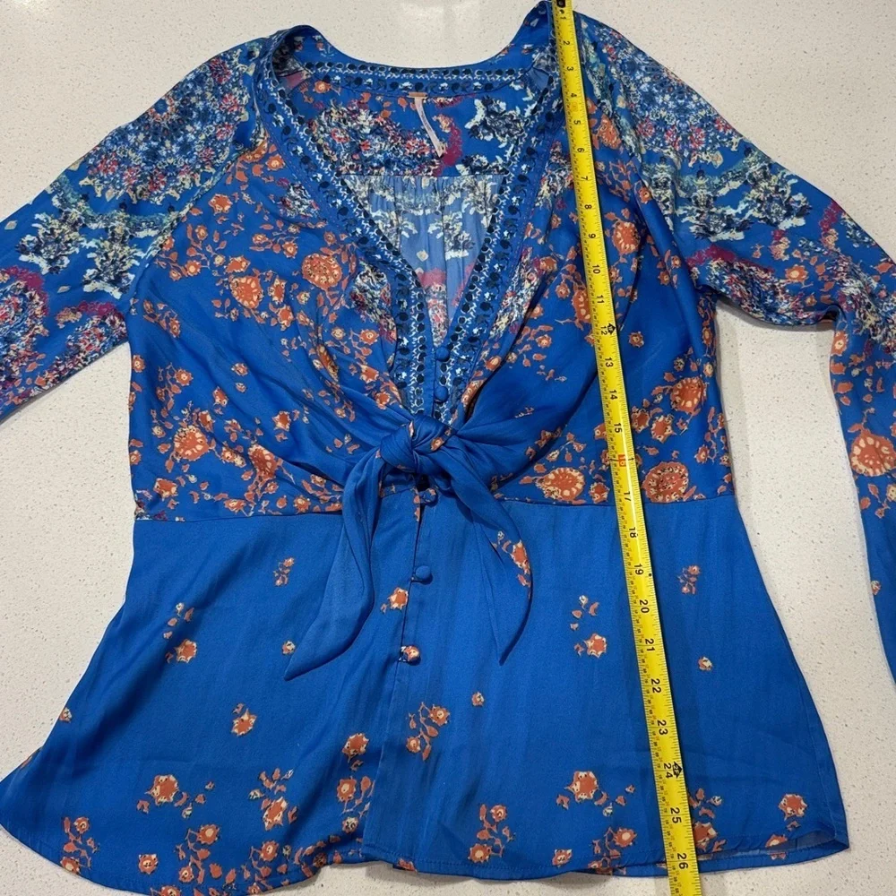 Free People Run Satin Floral V-Neck Long Sleeve Blouse Blue Size L Boho Chic Top